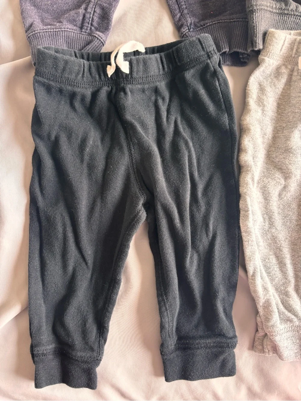 Carter’s Bundle of 4 Jogger Pants Sweatpants Gray Black Navy Light Gray 9 Months